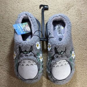 TOTORO Studio Ghibli Hot Topic warm fuzzy slippers. brand new, unused, & w/ tags